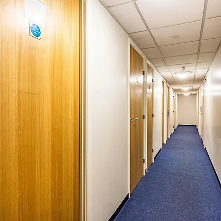 Multiple Bed Goodwood Road Sk דירה